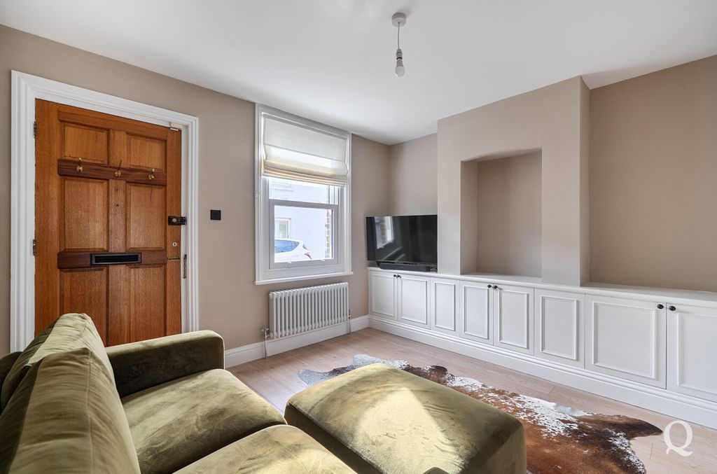 Property photo 2 of 22 35284605-Be15-413...