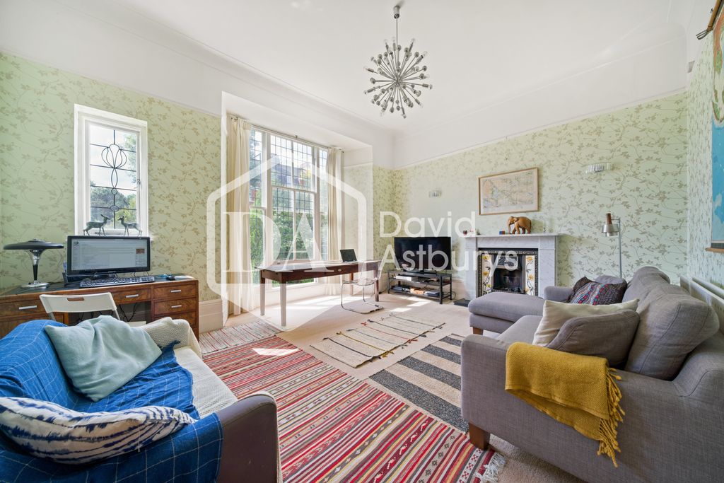 Property photo 3 of 12