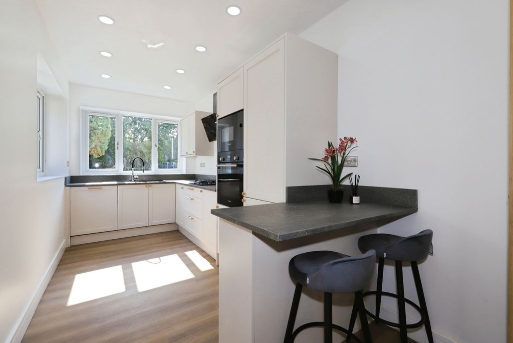 Property photo 2 of 13 Breakfast Kitchen