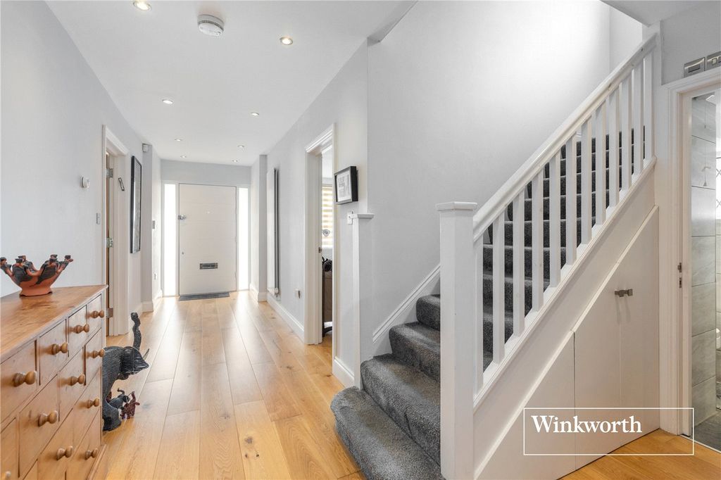 Property photo 2 of 23 Picture No. 10