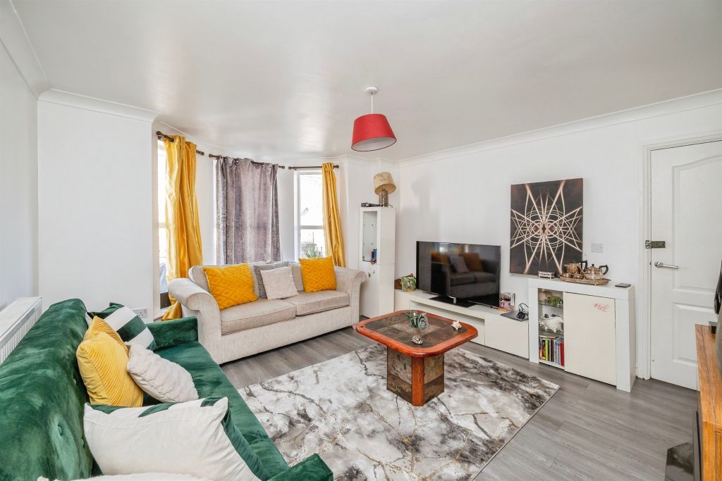 Property photo 2 of 17