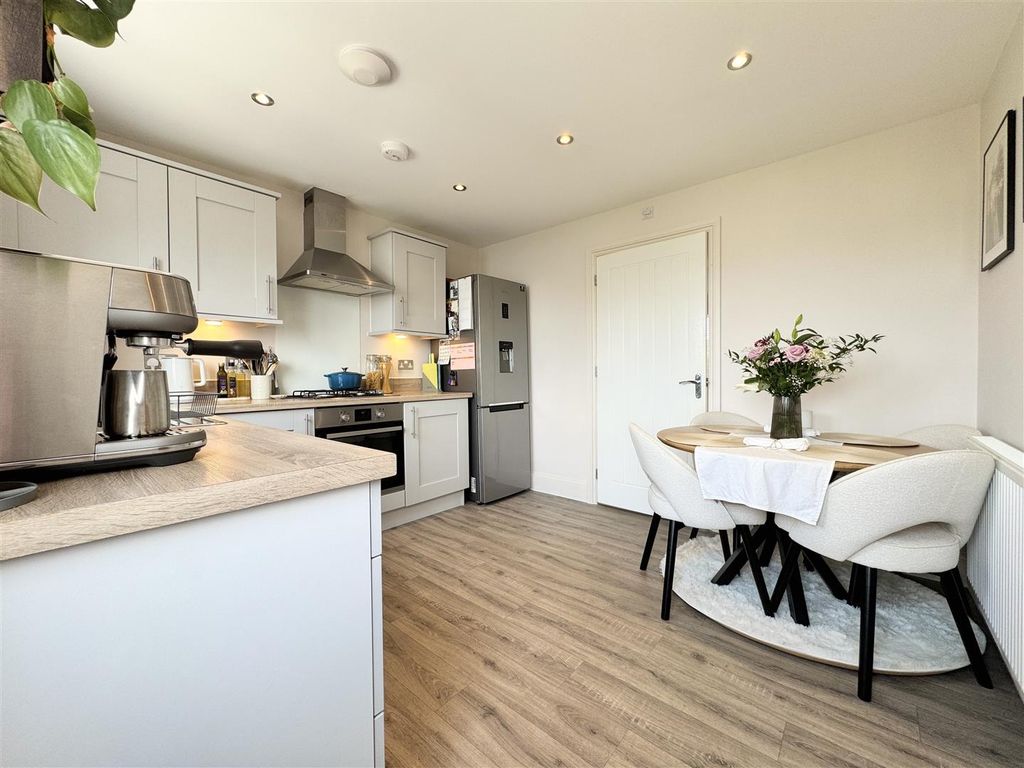 Property photo 2 of 28 Kitchen Diner