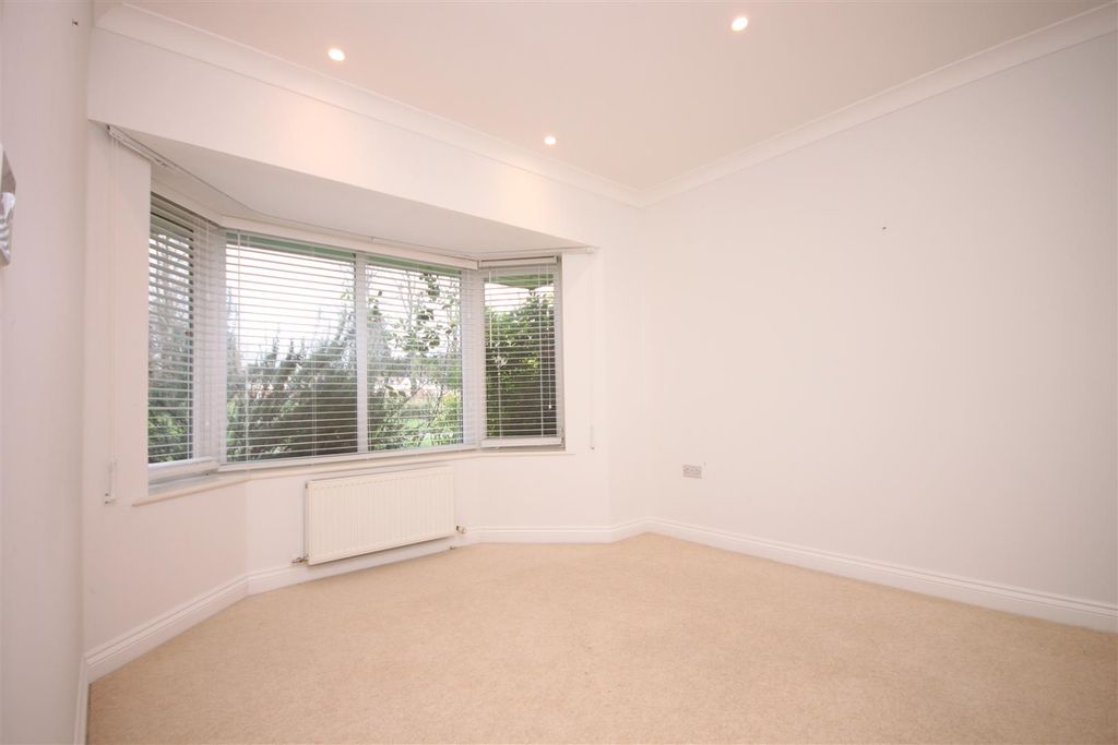 Property photo 3 of 14 Living Room