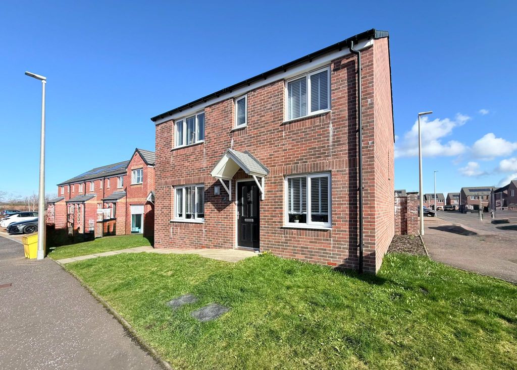 Property photo 1 of 32