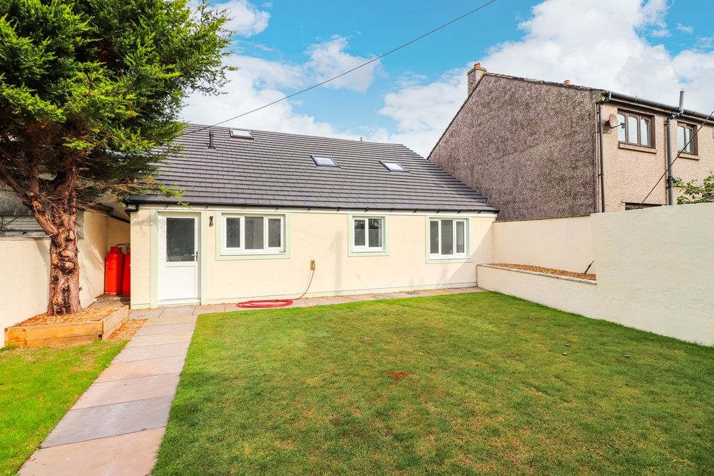 Property photo 1 of 22 External