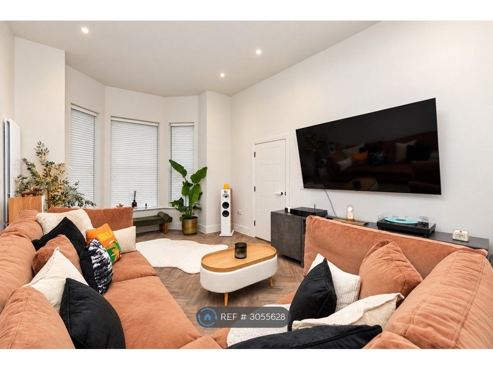 Property photo 1 of 14 Main Living Room