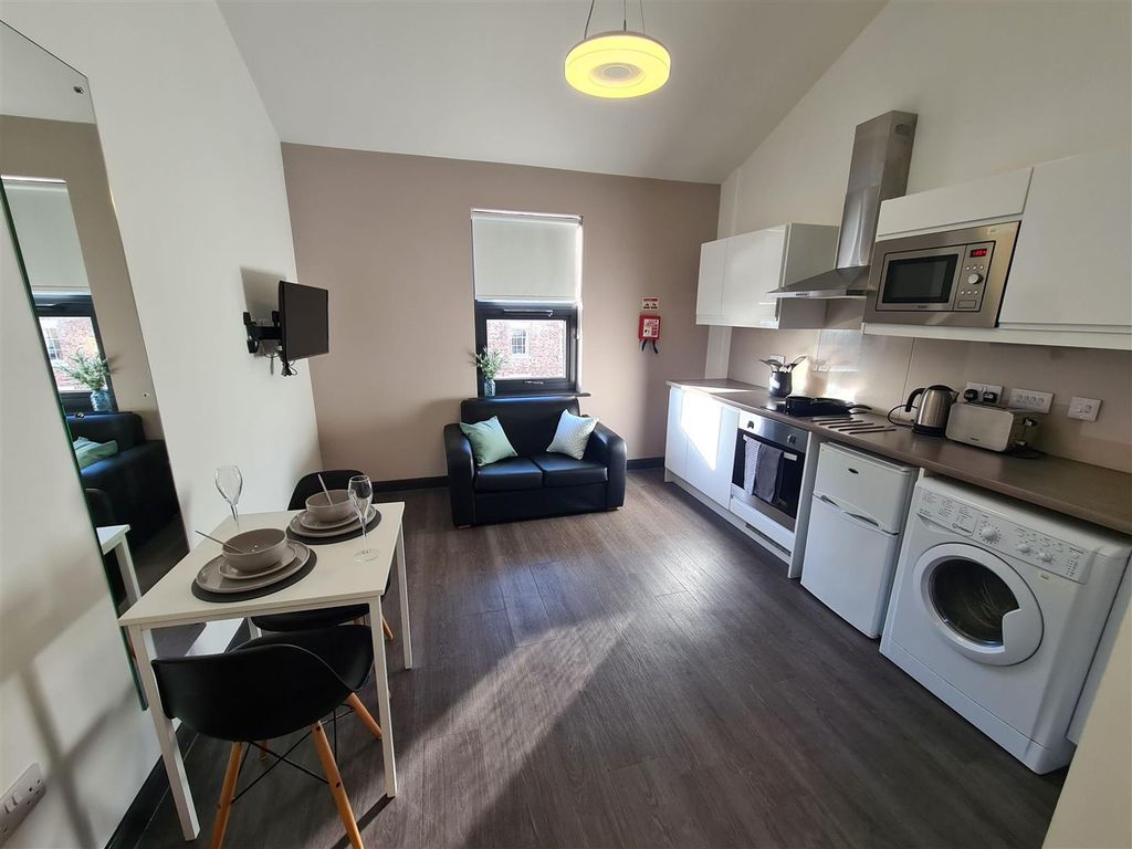 Property photo 1 of 33