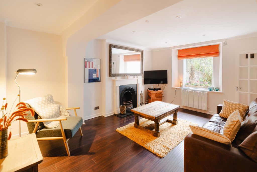 Property photo 1 of 14 6