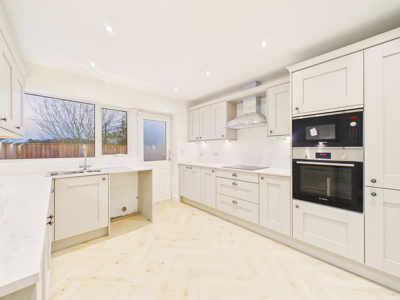 Property photo 3 of 14 Photo 8