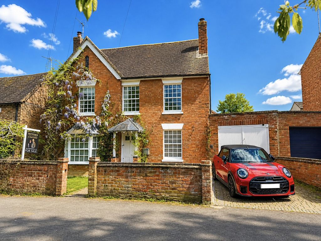 Property photo 1 of 27