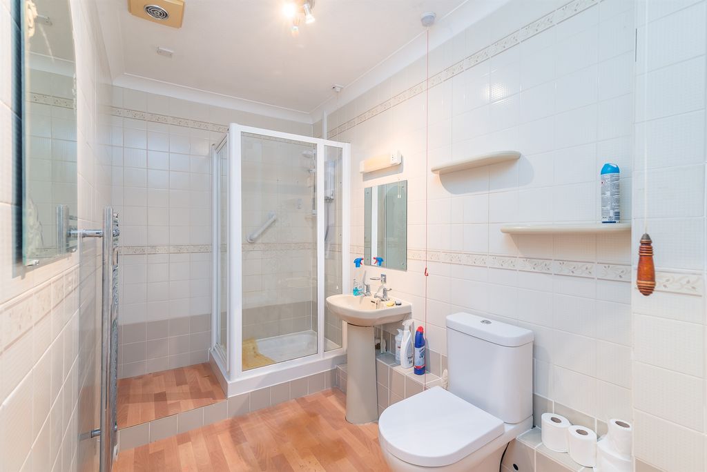 Property photo 3 of 11 Shower Room