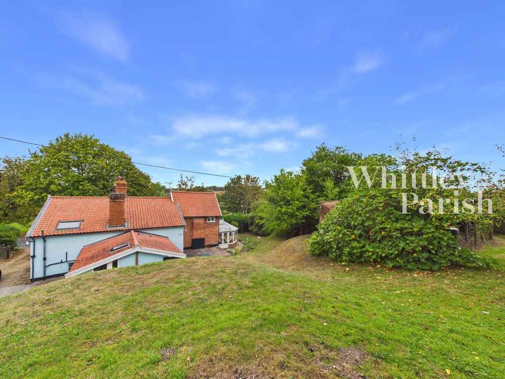 Property photo 2 of 37