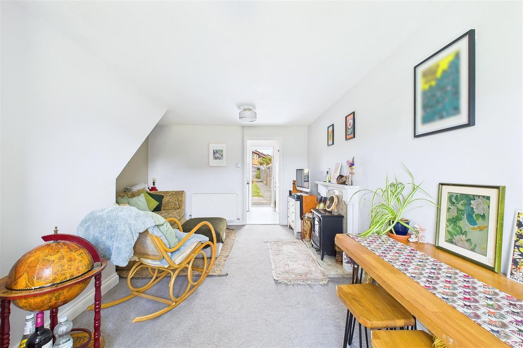 Property photo 3 of 13