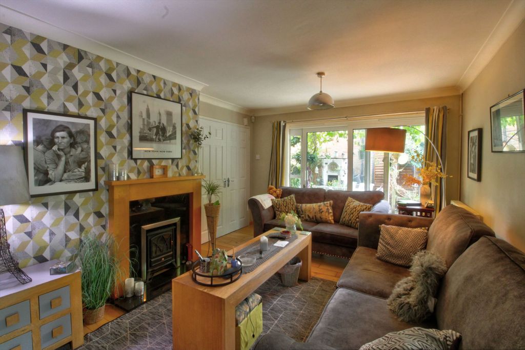 Property photo 2 of 31