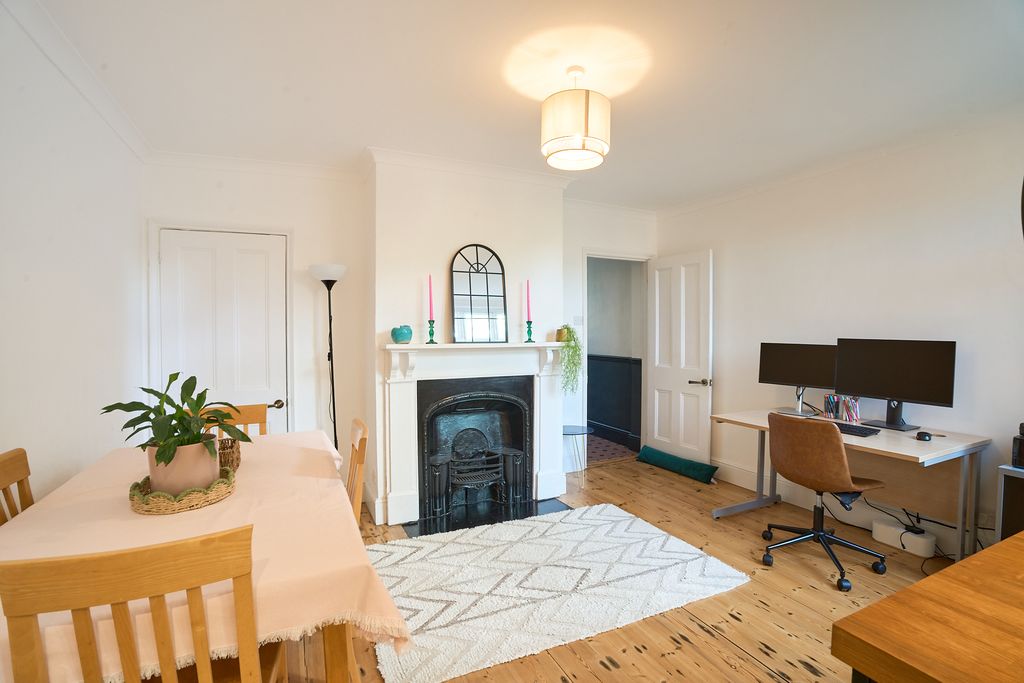 Property photo 3 of 14 82_Grove_Road_007