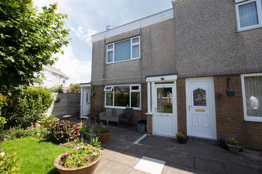 Property photo 1 of 11