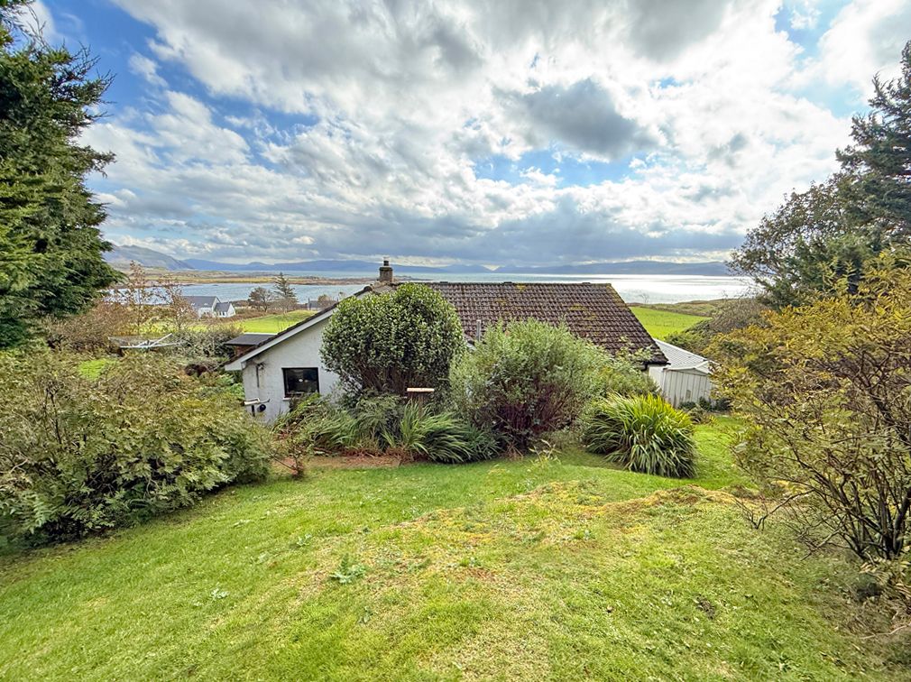 Property photo 2 of 32