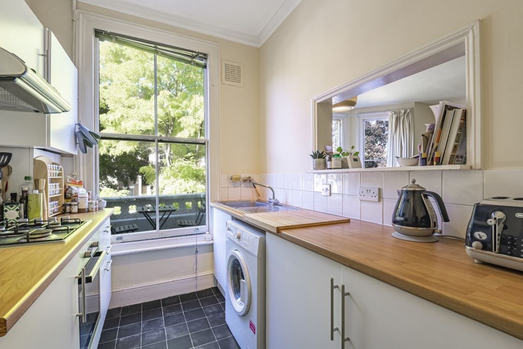 Property photo 2 of 9 886521 (4)