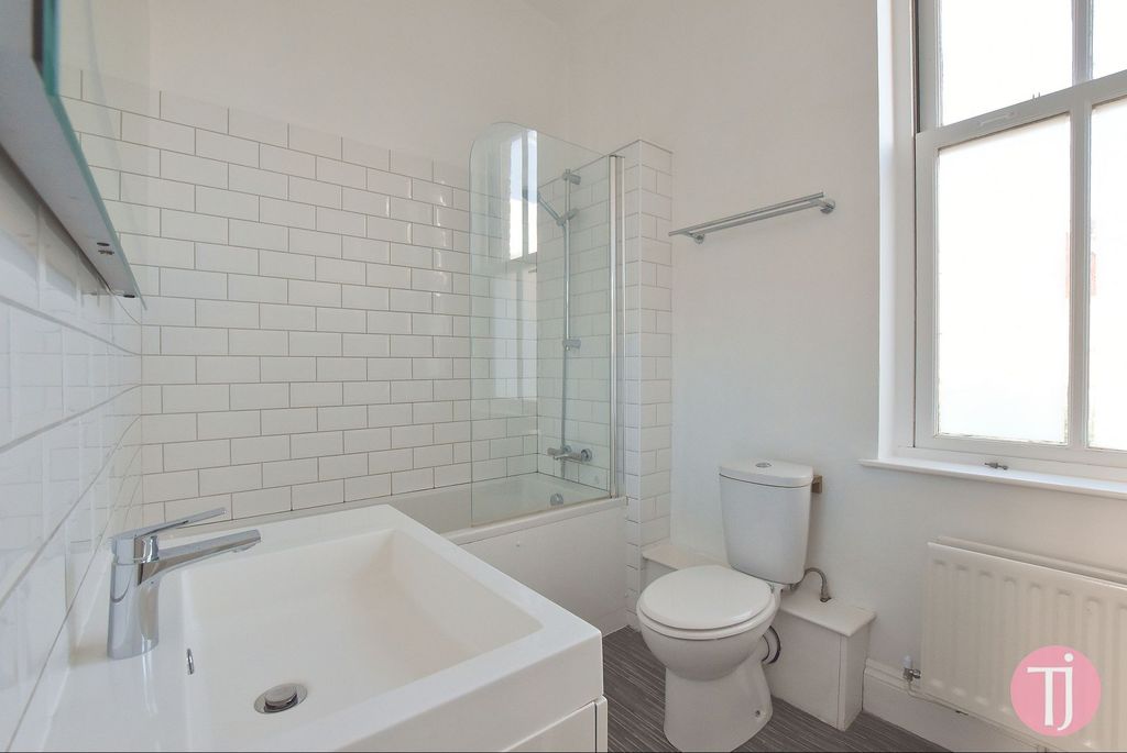 Property photo 3 of 26