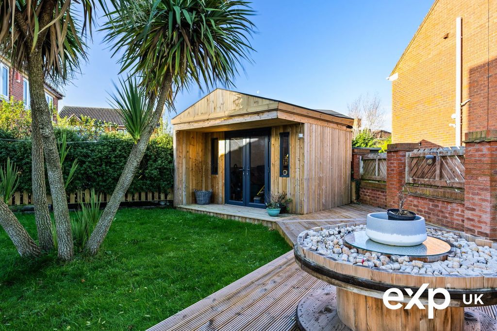 Property photo 3 of 24