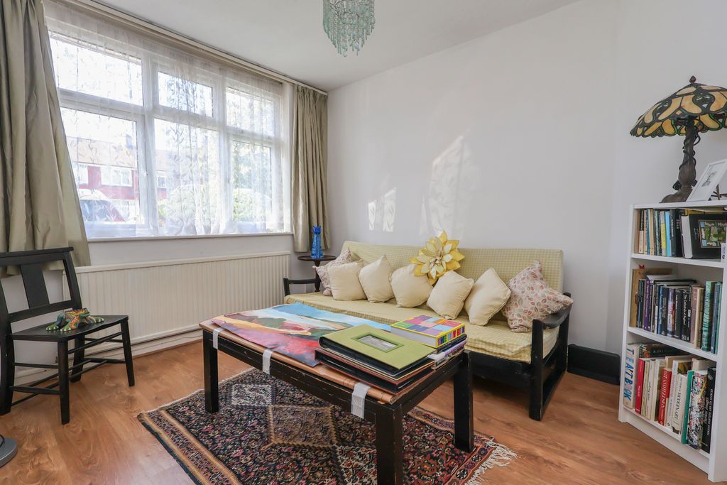 Property photo 2 of 12