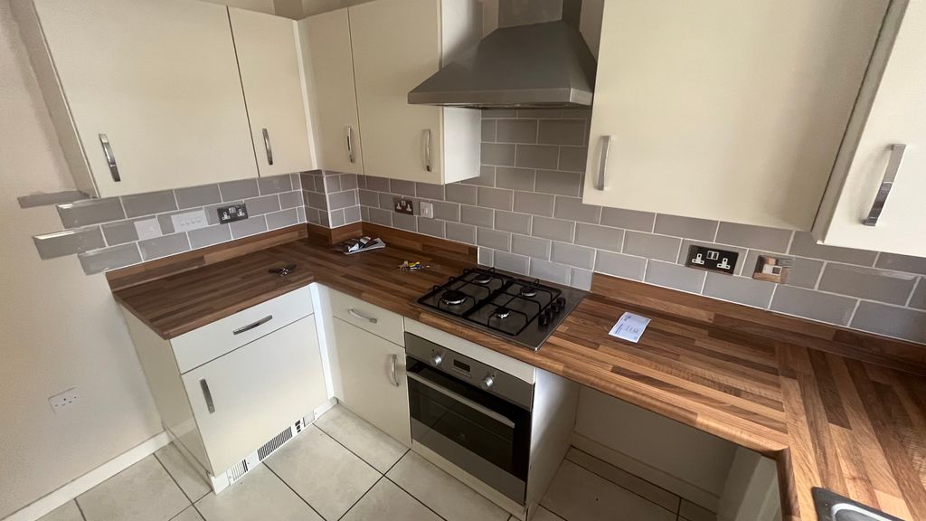 Property photo 2 of 8 Kitchen