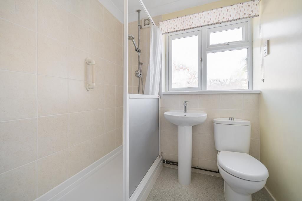 Property photo 2 of 22 Bathroom