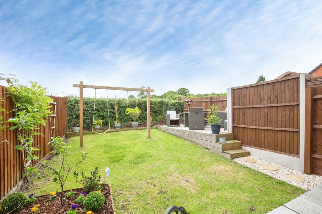 Property photo 3 of 25 B88Cf482-Mw26-105