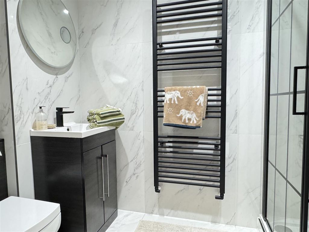Property photo 3 of 24 Shower Room