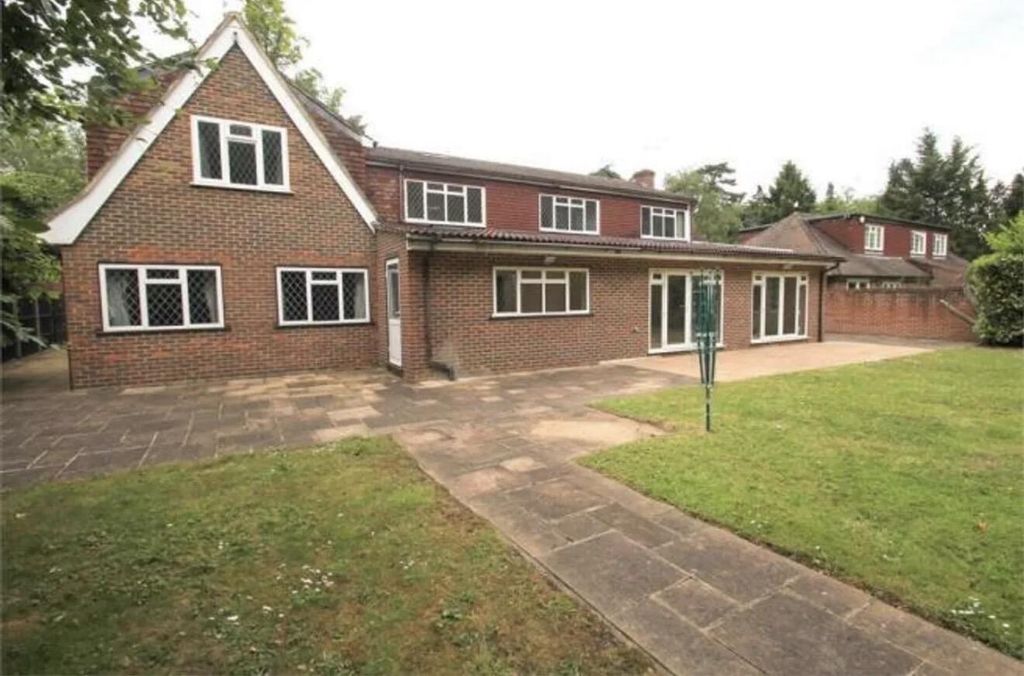 Property photo 2 of 14 Rear Garden