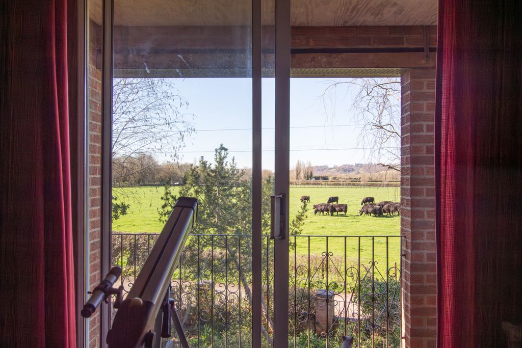 Property photo 2 of 20 Picture No. 25