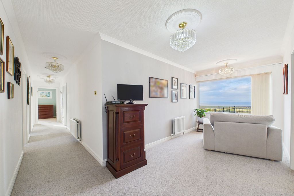 Property photo 3 of 35