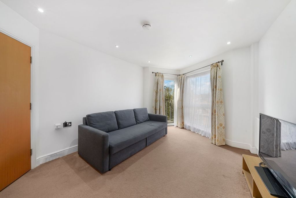 Property photo 3 of 19