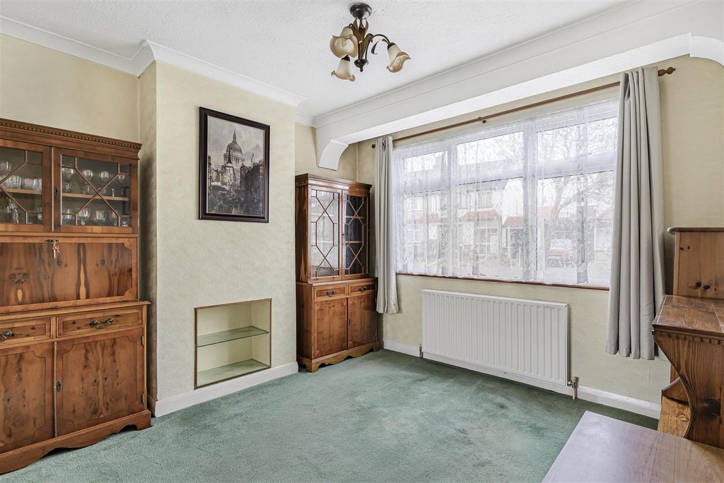 Property photo 3 of 14 30_73633.Jpg