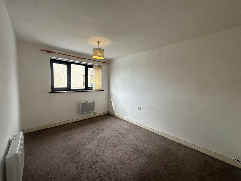 Property photo 2 of 6 Picture No. 08