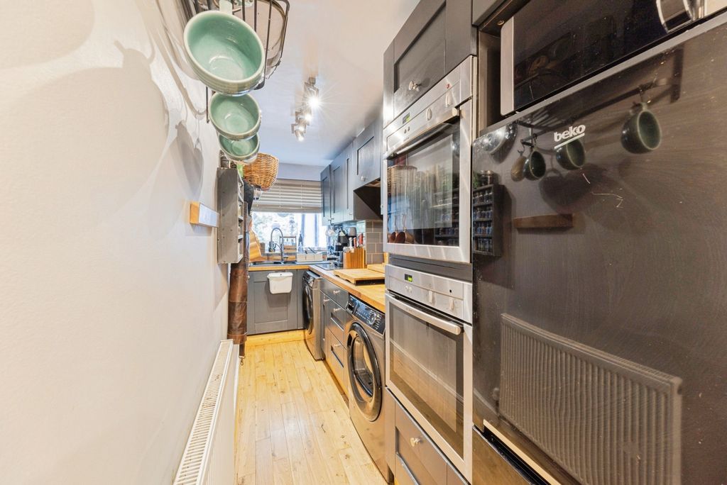Property photo 3 of 12 Pbox-Img.Jpg