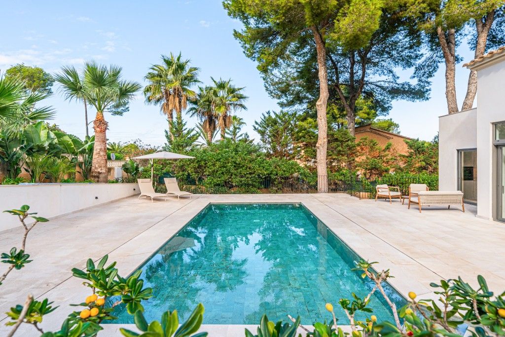 Property photo 2 of 20 Pool