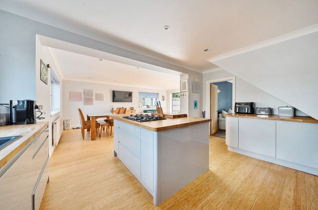 Property photo 2 of 16 1320611-4-6866c5d...