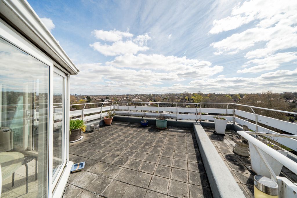 Property photo 3 of 16 1437512-18-69ce6F...