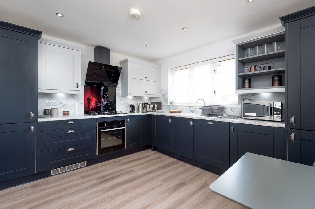 Property photo 2 of 17 Dining Kitchen