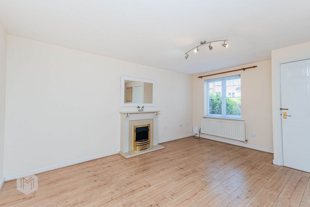 Property photo 2 of 25