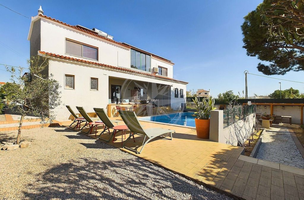 Property photo 2 of 23