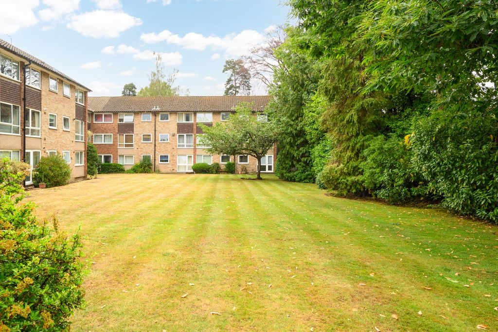 Property photo 2 of 14