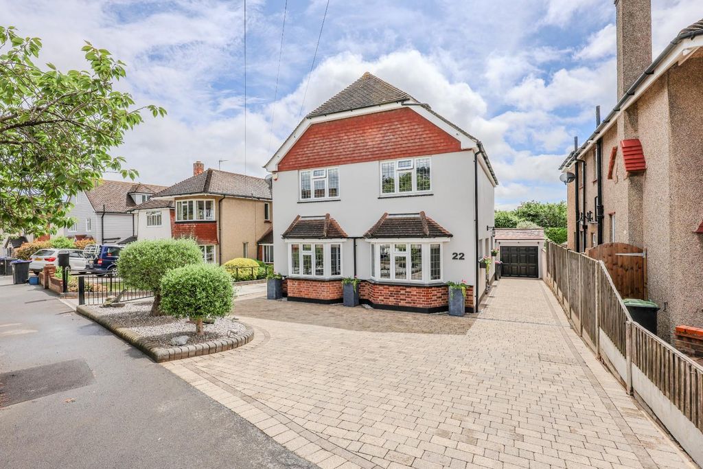 Property photo 1 of 33