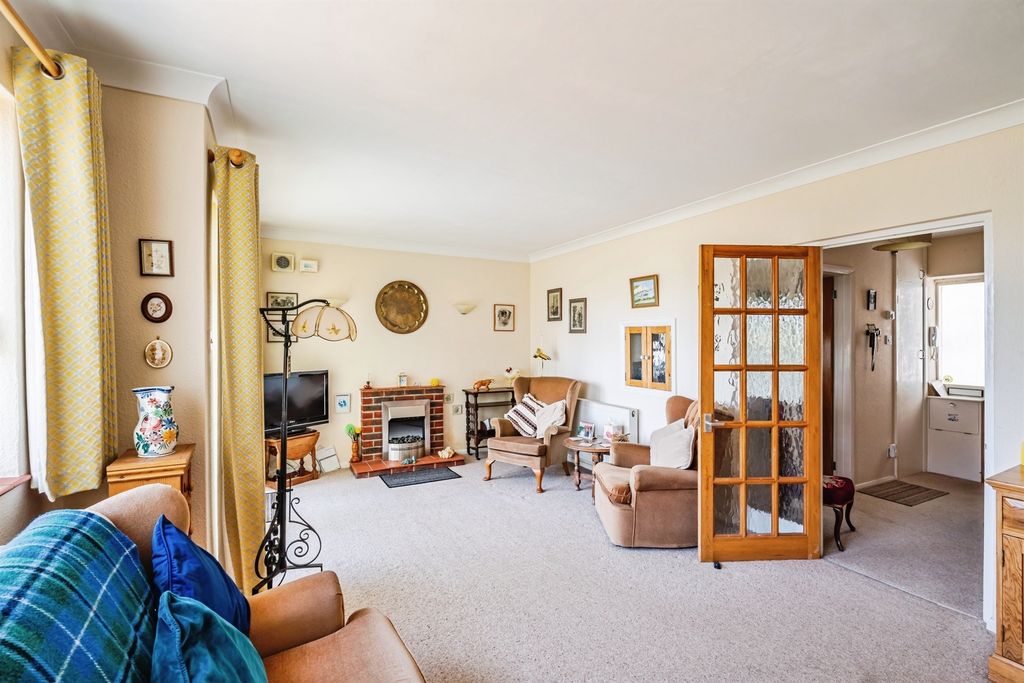 Property photo 3 of 14