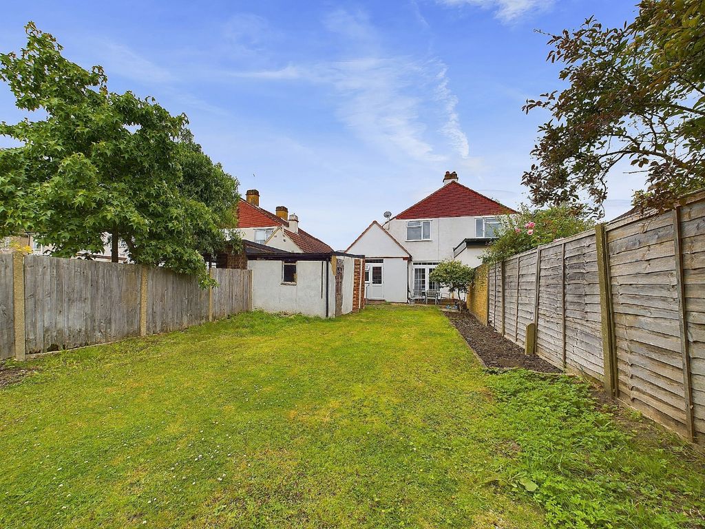 Property photo 2 of 20 3303833