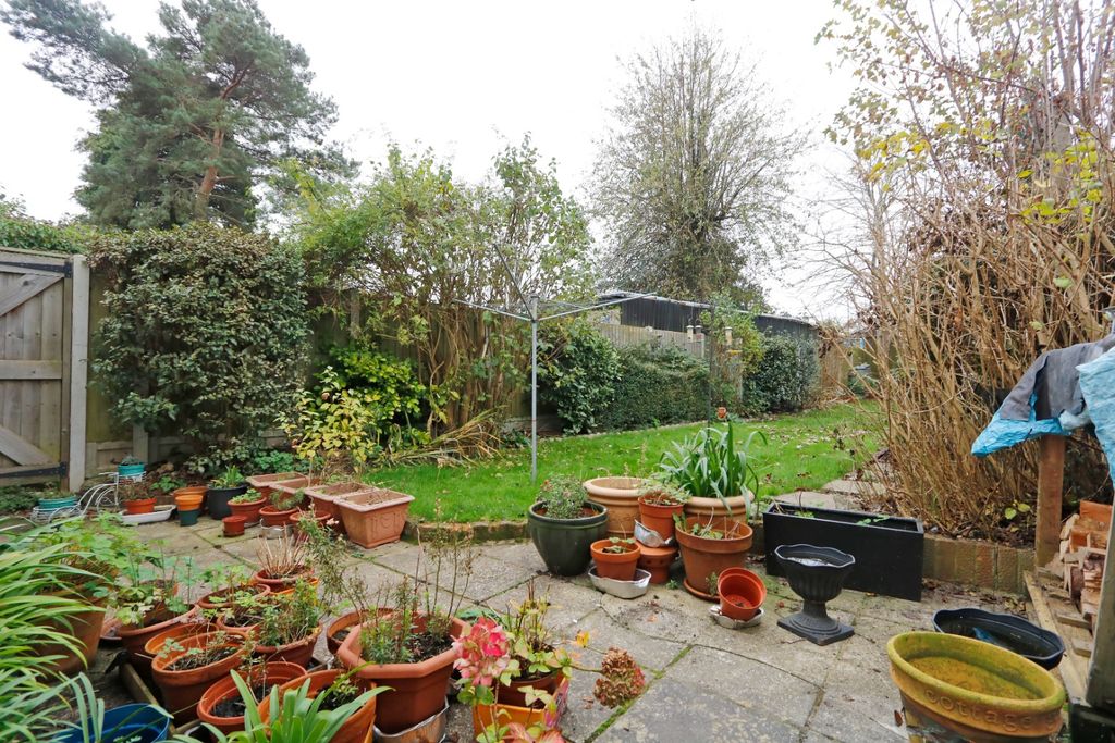 Property photo 2 of 19 3734325