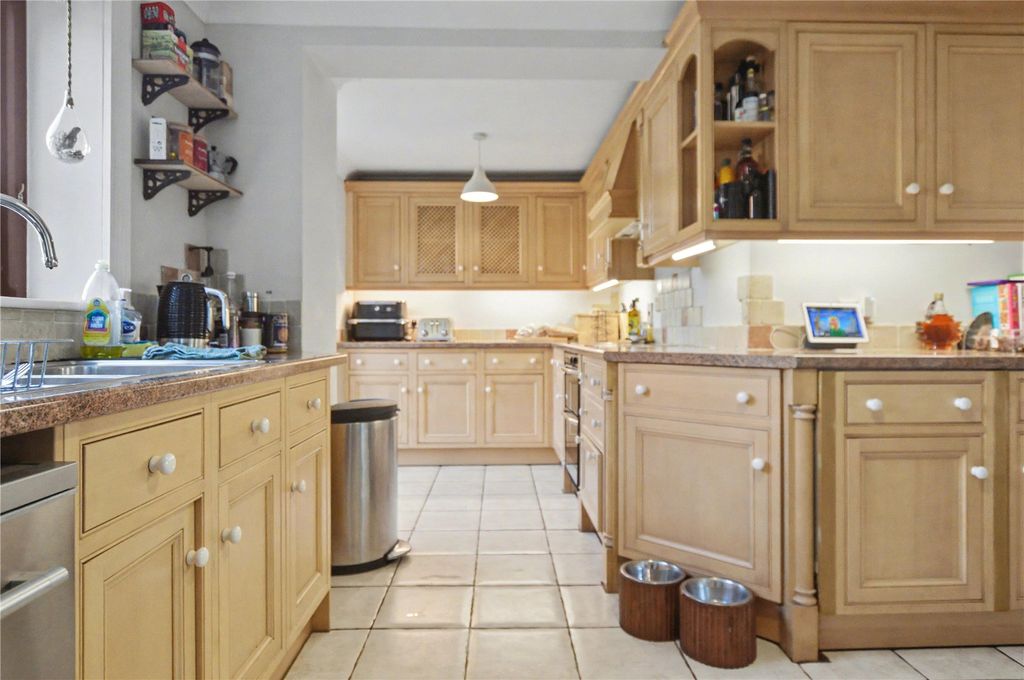 Property photo 3 of 15 Picture No. 32