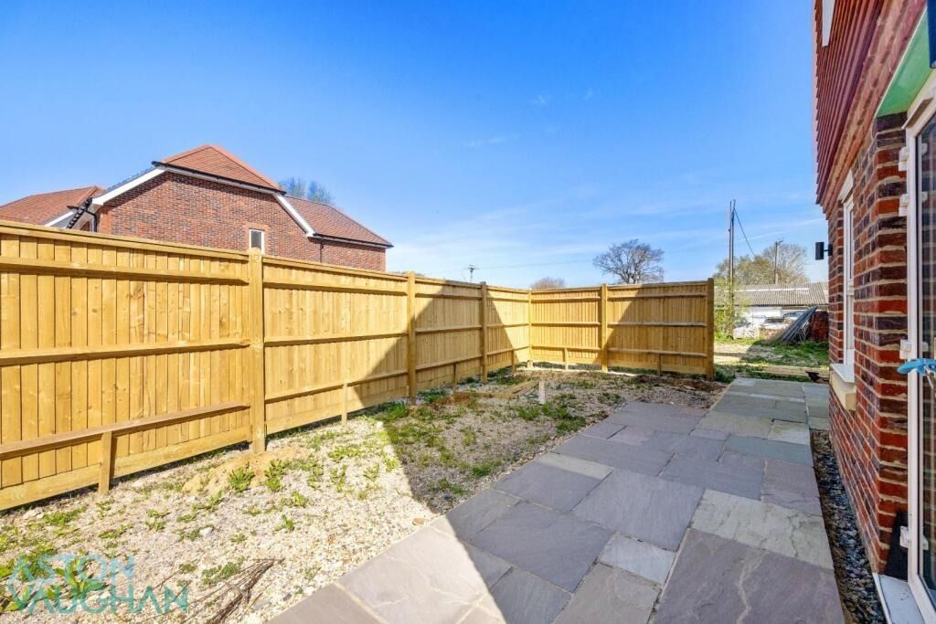 Property photo 2 of 13 4554511