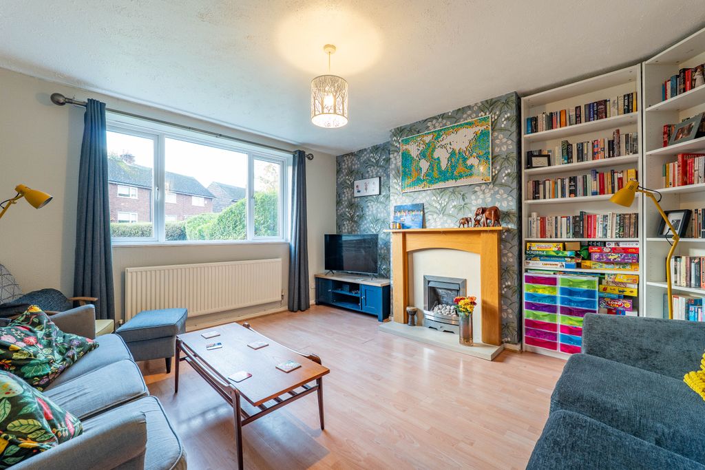 Property photo 2 of 12 Lounge